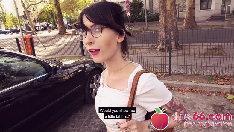 Dates66: Nakal! Kecil molek Coed Lou Nesbit dikongkek! (bahasa Inggeris)