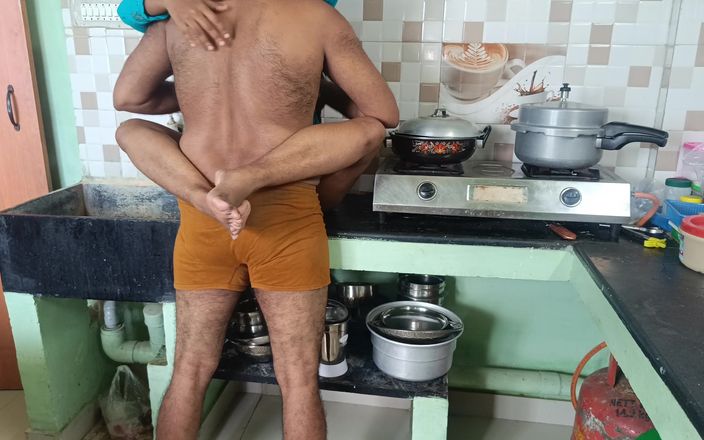 Wonder: किचन थप्पड़ में घर की नौकरानी की चुदाई