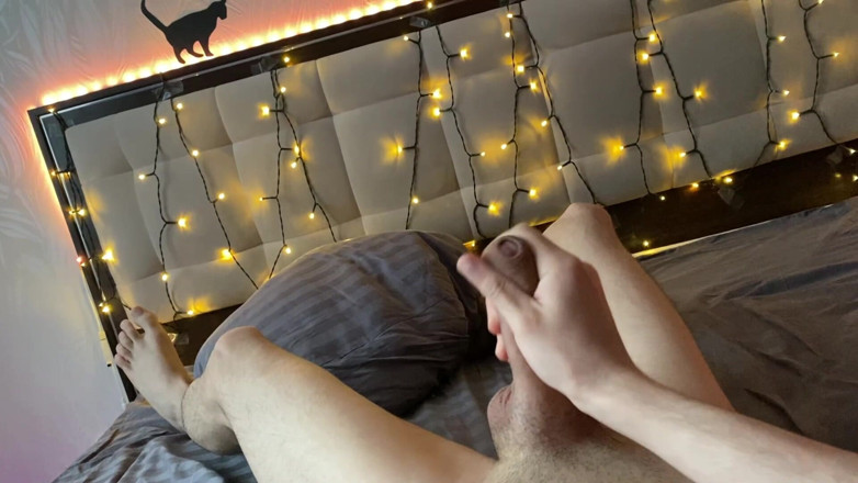 Matthew hotty: Honění mého neoholeného ptáka na posteli v noci s krásným...