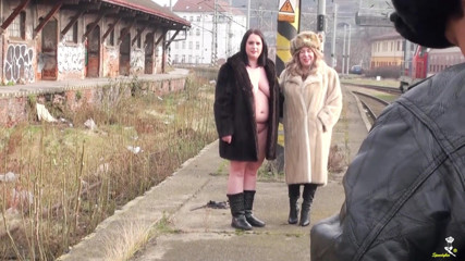 Dirty Doctors Clips: Sessão de fotos da estação ferroviária