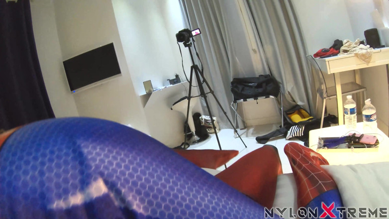 Nylon Xtreme: Pov 캠 소피 골드핑거 젠타이 거미 소녀와 섹스