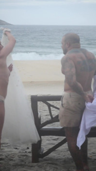 Beach Fuck - Odnowienie ślubu i sperma na mojej twarzy