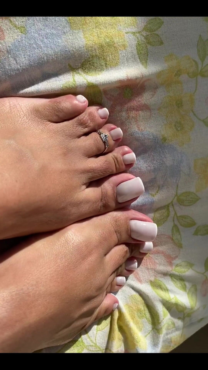 KiffaFeet: Saya Perlu Menunjukkan Kepada Awak, Kuku Jari Kaki Perancis Sempurna...