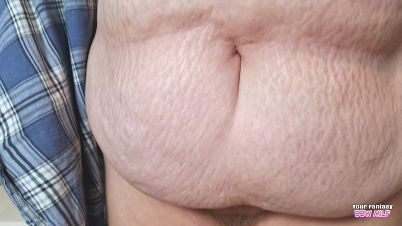 BBW_Wife: Schau zu, wie Tante in der dusche pissen (dicke titten, arsch,...
