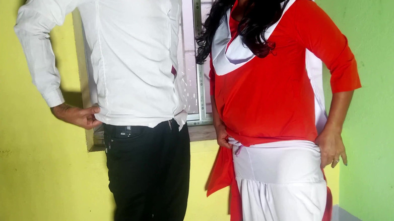 FireeCouple: 교실에서 여대생 18+ 빠른 섹스