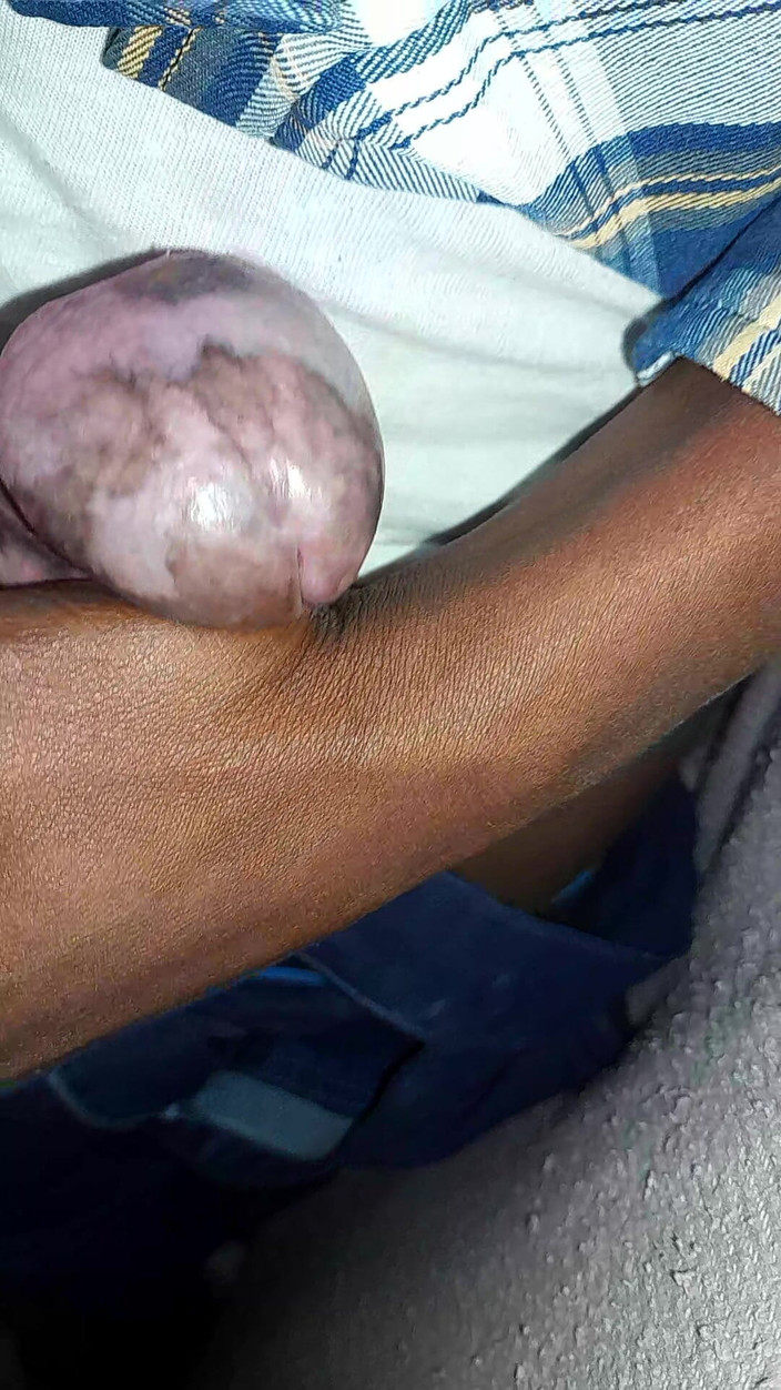 AKG: Masturbace desi muže