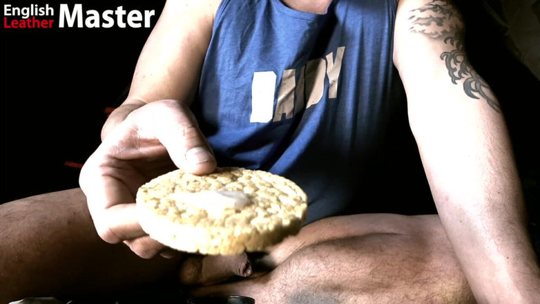 EnglishLeathermaster: キャンプ中に未割礼の継父と一緒にしっかりしたビスケットを食べた