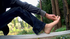 Toegasms: Een teenzuigen solo jongen!