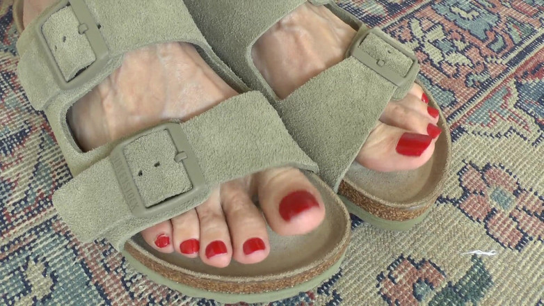 Lady Victoria Valente: 夏季凉鞋秀，双带凉鞋，Lady Victoria Valente