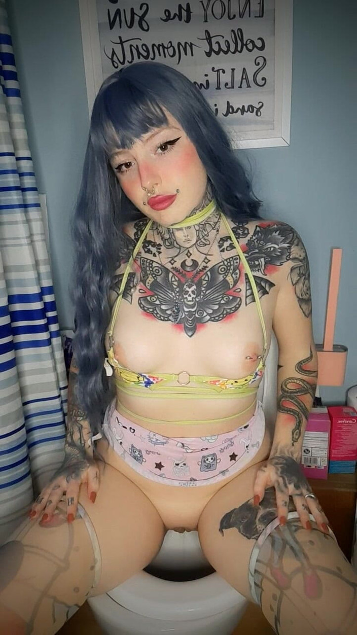 Yourfavecumslut: प्लीज मैं पेशाब करूं मास्टर