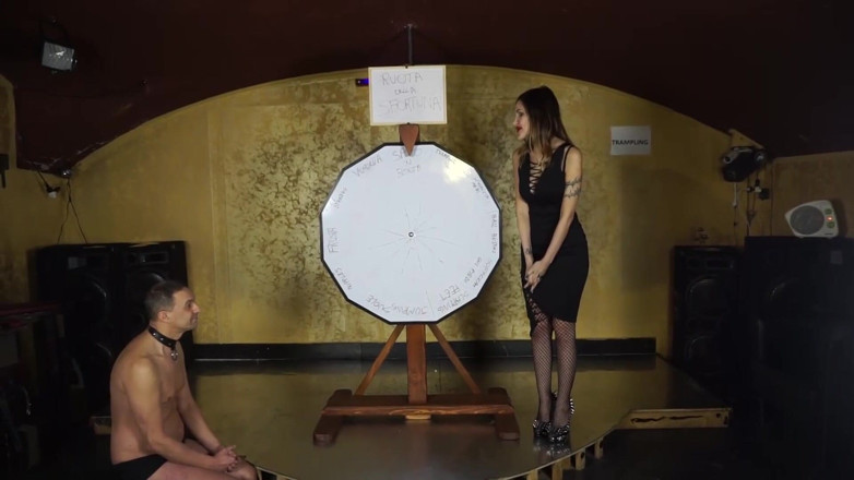 Lady Mesmeratrix Official: Hamba lelaki disebat dan dihukum daripada awek femdom