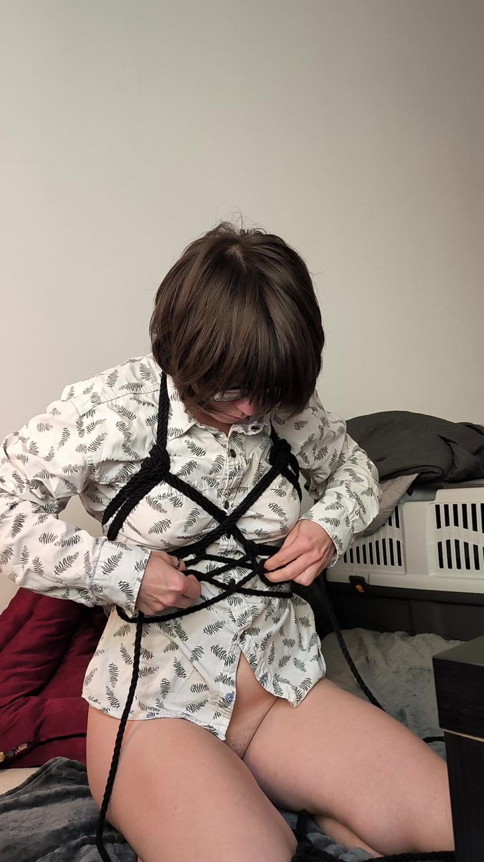 FenekManul: Shibari Self-tying