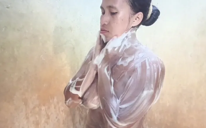 Rania: Come Take a Shower with Me