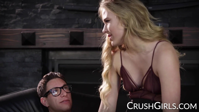 Crush Girls: Crush girls - piccola pornostar bionda alyssa Cole scopa il suo...
