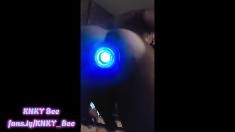 KNKY Bee: Knky Bee: Compilação de holofotes - A bunda da abelha é iluminada