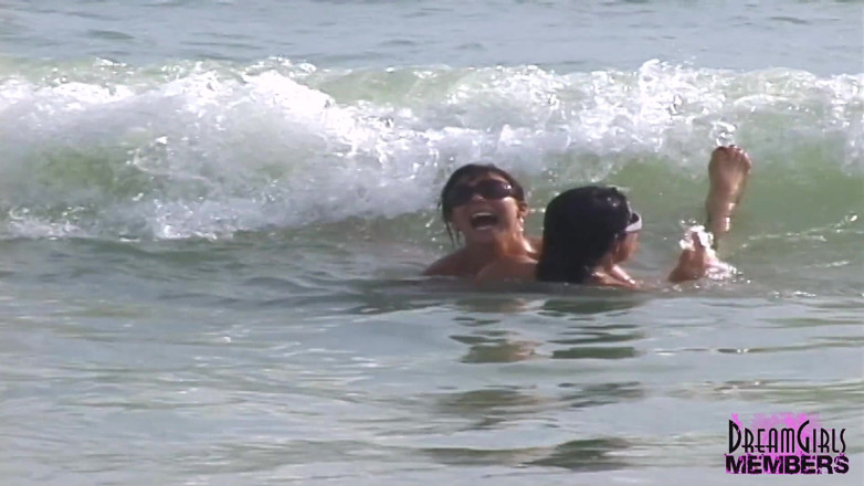 Dream Girls: Non era una spiaggia per nudisti ma era oggi