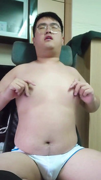 Stöhnen Mit Meinem Sensiblen Nippel
