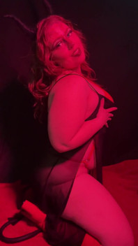 Succubus si tante super semok lagi asik menggoda - si nakal katie