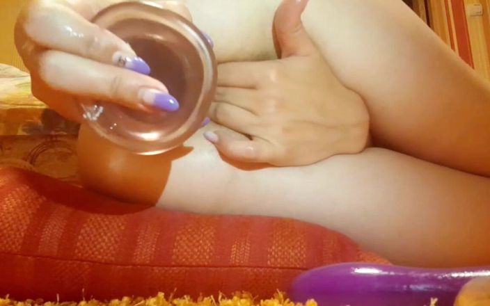 Dannnaa: Teen zerreißt anal mit spielzeug