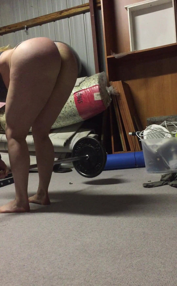 Michellexm: Gagică antrenament și curul ei muscular dur - partea 5