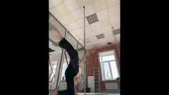 Skinny_lady69: Obryně tančí u tyče
