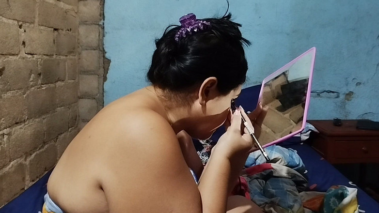 Adribella69: Aku ngentot dan ngentot sama pacarku yang lagi siap-siap