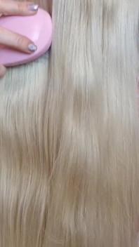 Fétiche Des Cheveux Longs Et Brossage