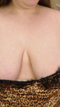 Sâni săltăreți în sutien, 4 sutiene