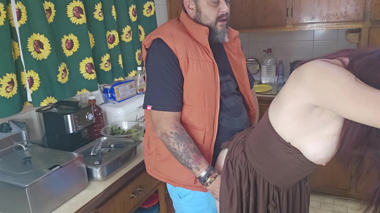 Sparowdox: Quickie Kitchen Fuck