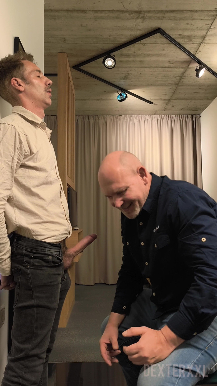 Dexterxxlfun: Teman seksi thomas young disepong sama ayahnya sendiri