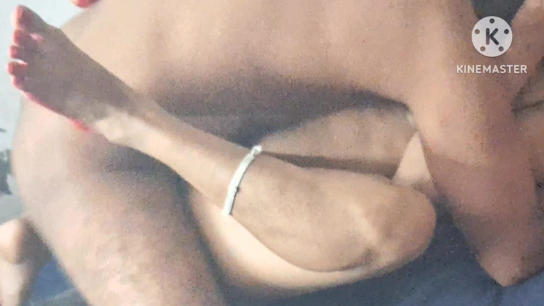 Busty Banuu: Kongkek gaya doggy dengan bogel penuh