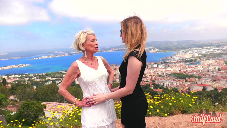 Milf land: 70 वर्षीय चोदने लायक दादी Eva, 27 साल की Lyna के साथ सेक्स कर रही है