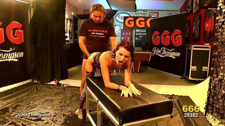 CASTING GIRLS want to FUCK: Ggg John Thompson - Gangbang-schlampen Liebt Es Nass Mit Pisse, Riesigen...