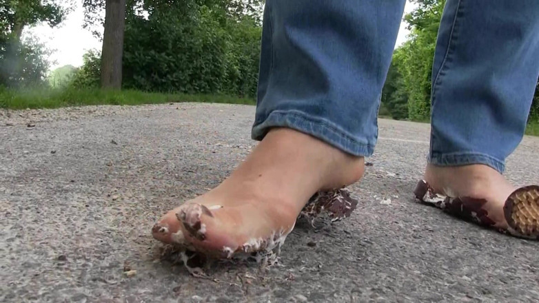 Popp Sylvie: Barefoot crushing