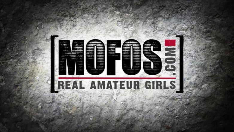 MOFOS: Mofos - Gros nichons , Chanel Preston et Hannah transforment une baby-sitter...