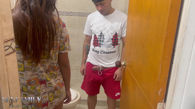 Fredxxx: Adik tiri nakal saya tidak sabar-sabar untuk makan seluruh zakar...