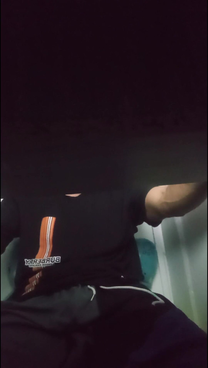 Jhonbahh: Behind the Desk