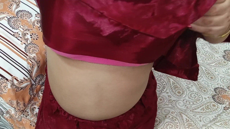 QueenbeautyQB: 내 마누라가 너무 아름답게 보였고, 나는 그녀의 눈을 떼지 못했다.