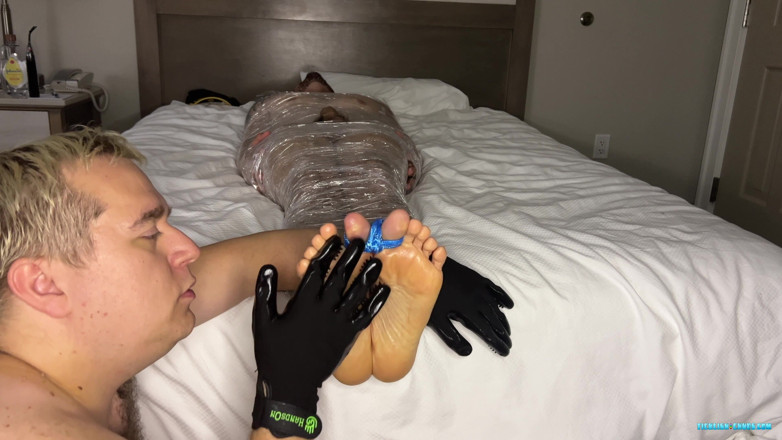 Ticklish Chubs: Alejandro Mummified