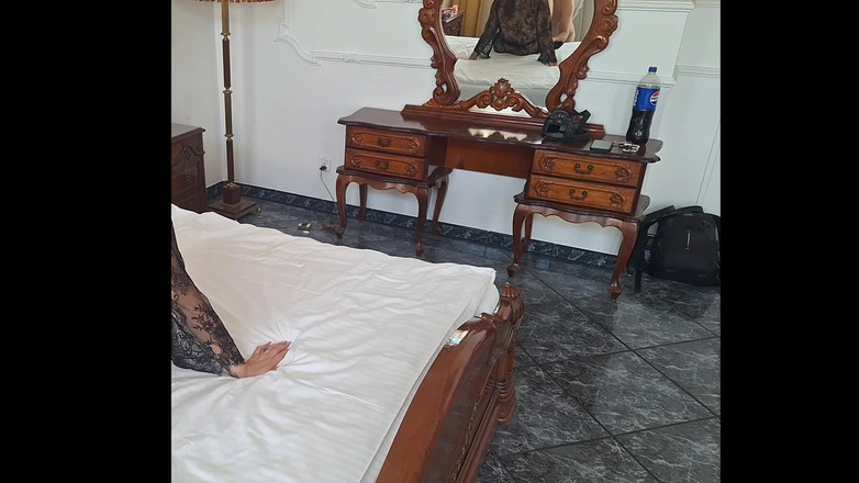 Bastet: Saya dan bos saya menguji kesesuaian isteri saya sebagai setiausaha...