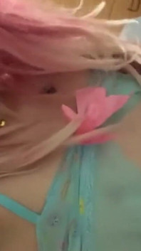 Ngentot plushie dengan lingerie yang menggemaskan