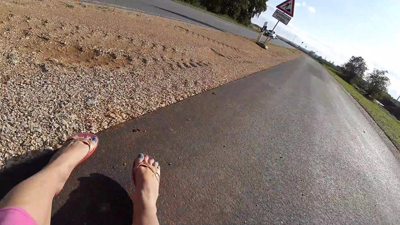 sweetfeet29: 거리에서 발과 발바닥