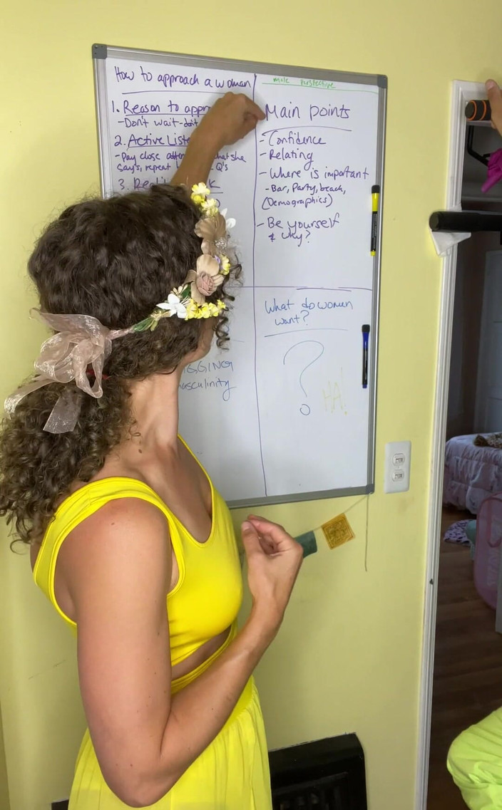 VibeWithMommy: Harika hayranlarımızdan biri bir kadına nasıl yaklaşacağım hakkında bir video çekmemizi...