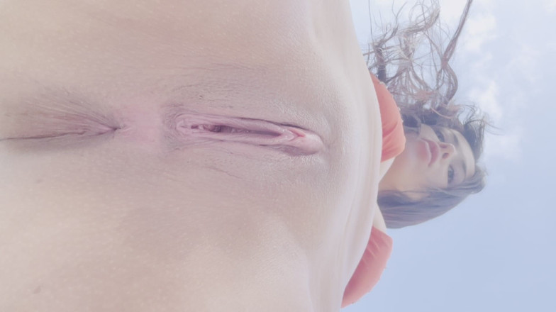 SoyMarce: Havuzda Yalnız Yürüyordu