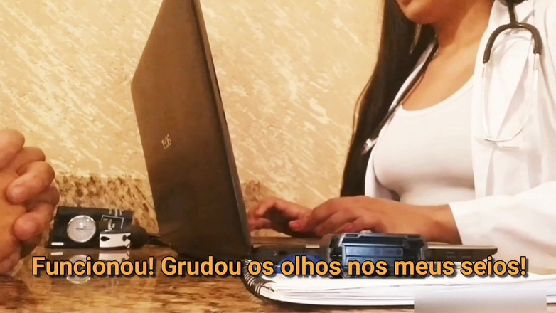 Julia Carioca: 女医が患者を犯す