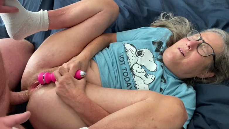 Squirting Senior: Rychlé šukání zadku zralého páru