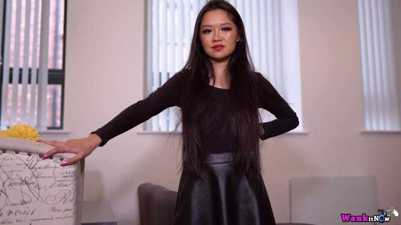 Wank it Now: Louisa Lu - Profesoară ejaculează pentru mine