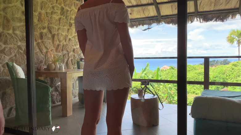 Projectsexdiary: Líbánkový pár mačká prsa k okně