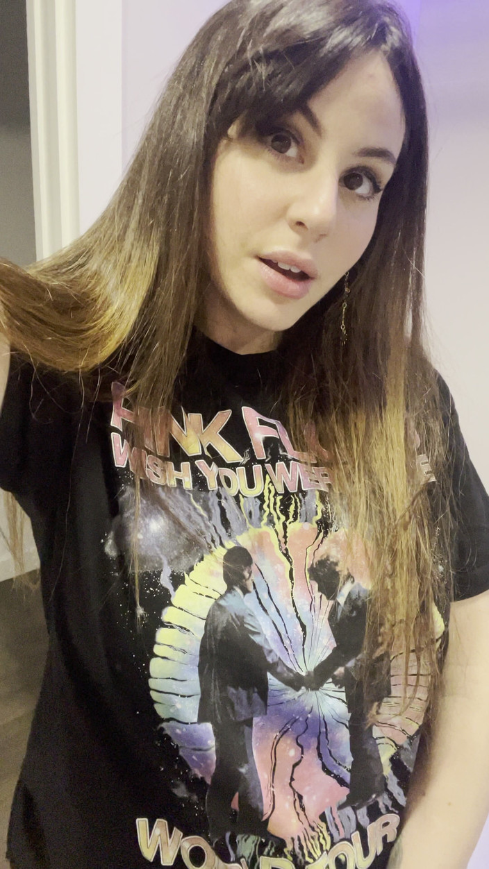 Pamsnusnu: Memekku ditindik close up