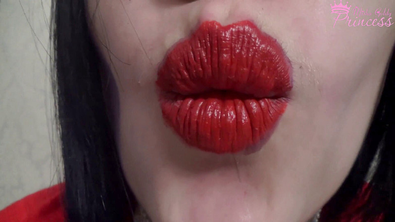 Goddess Misha Goldy: Reddest Lips